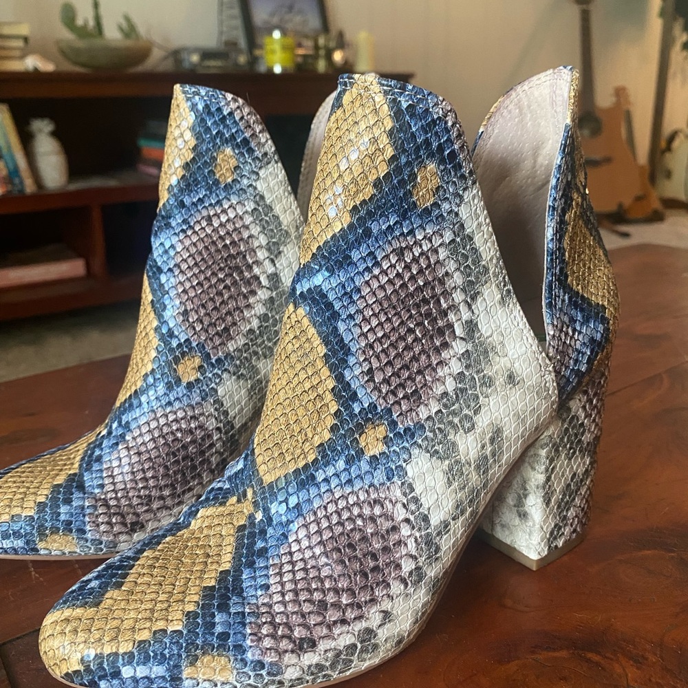 STEVE MADDEN rookie faux snakeskin booties